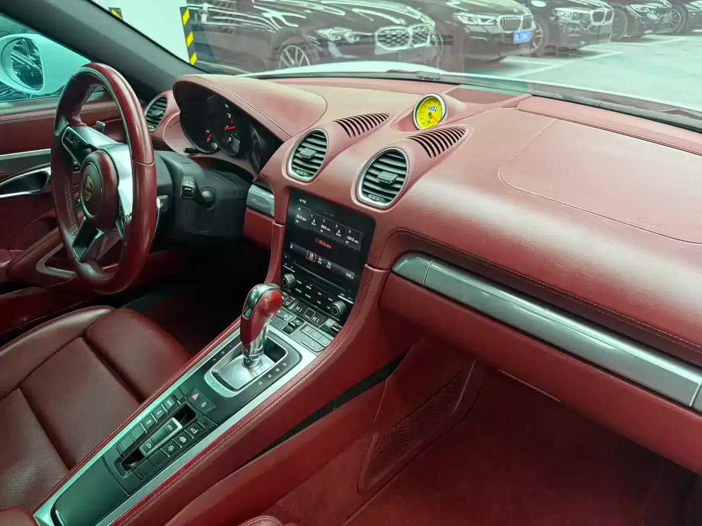 2019 Porsche 718 Boxster T 2.0T — миниатюра 11