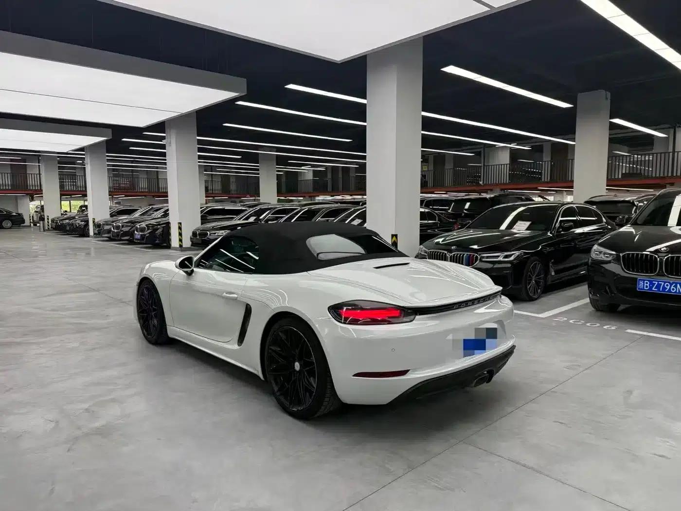 2019 Porsche 718 Boxster T 2.0T — миниатюра 14
