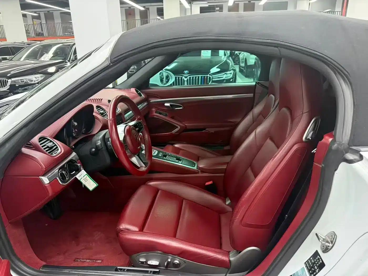 2019 Porsche 718 Boxster T 2.0T — миниатюра 4