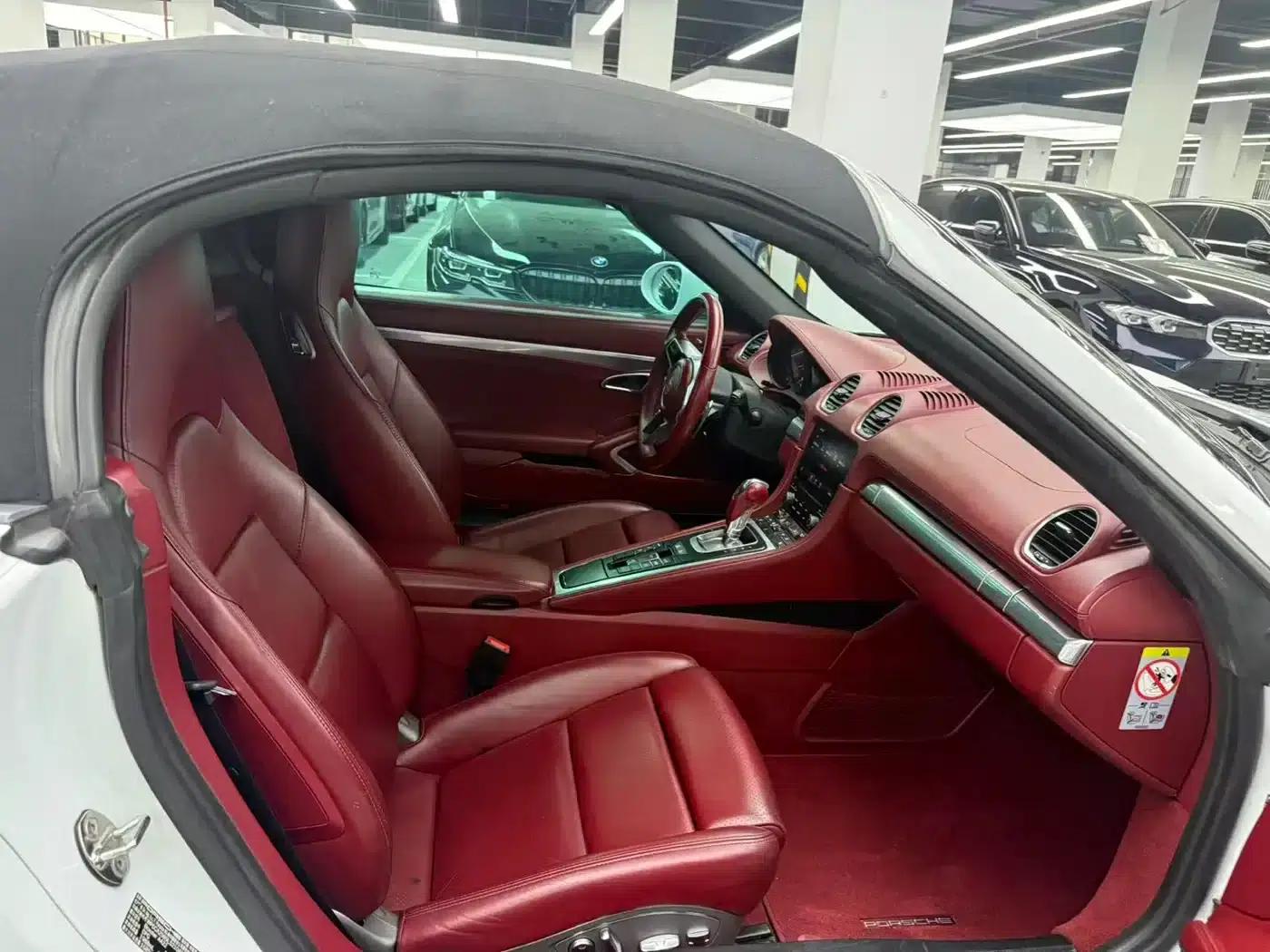 2019 Porsche 718 Boxster T 2.0T — миниатюра 10