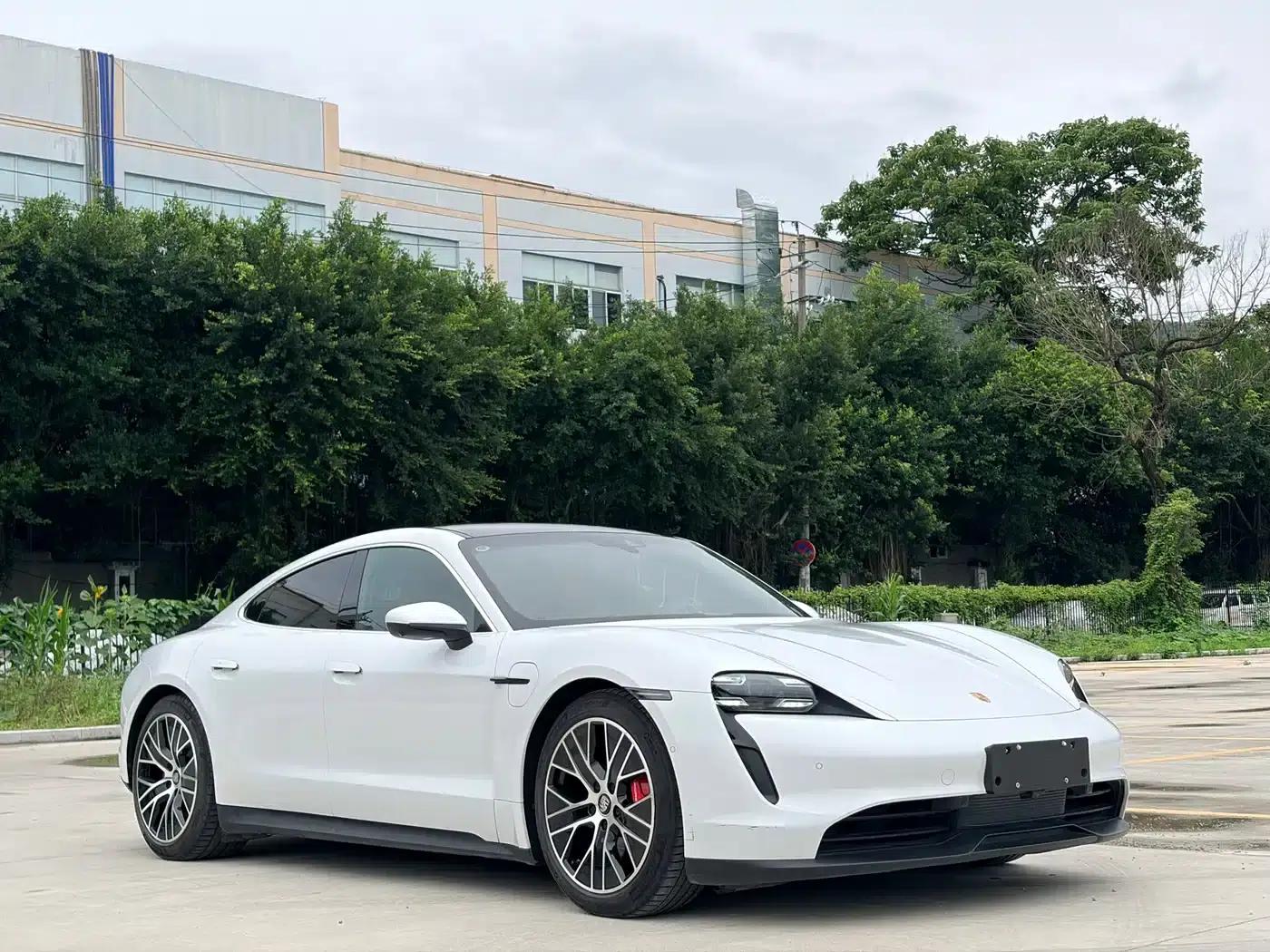 2019 Taycan 4S — миниатюра 3