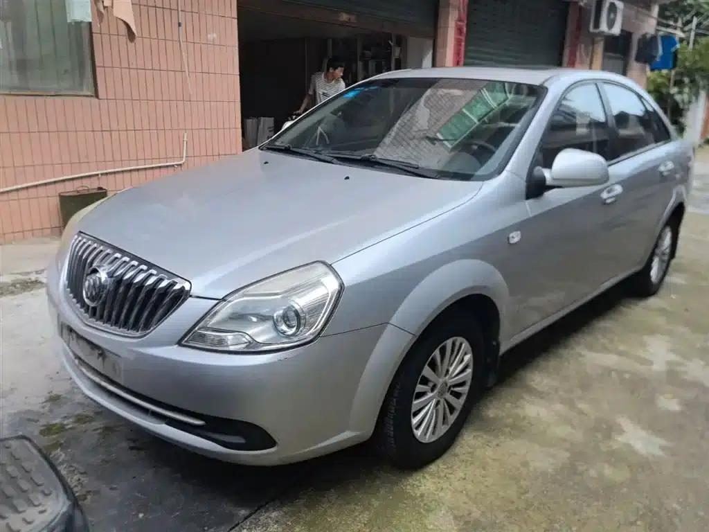 Buick Excelle 2015 1.5L Manual Classic — миниатюра 1