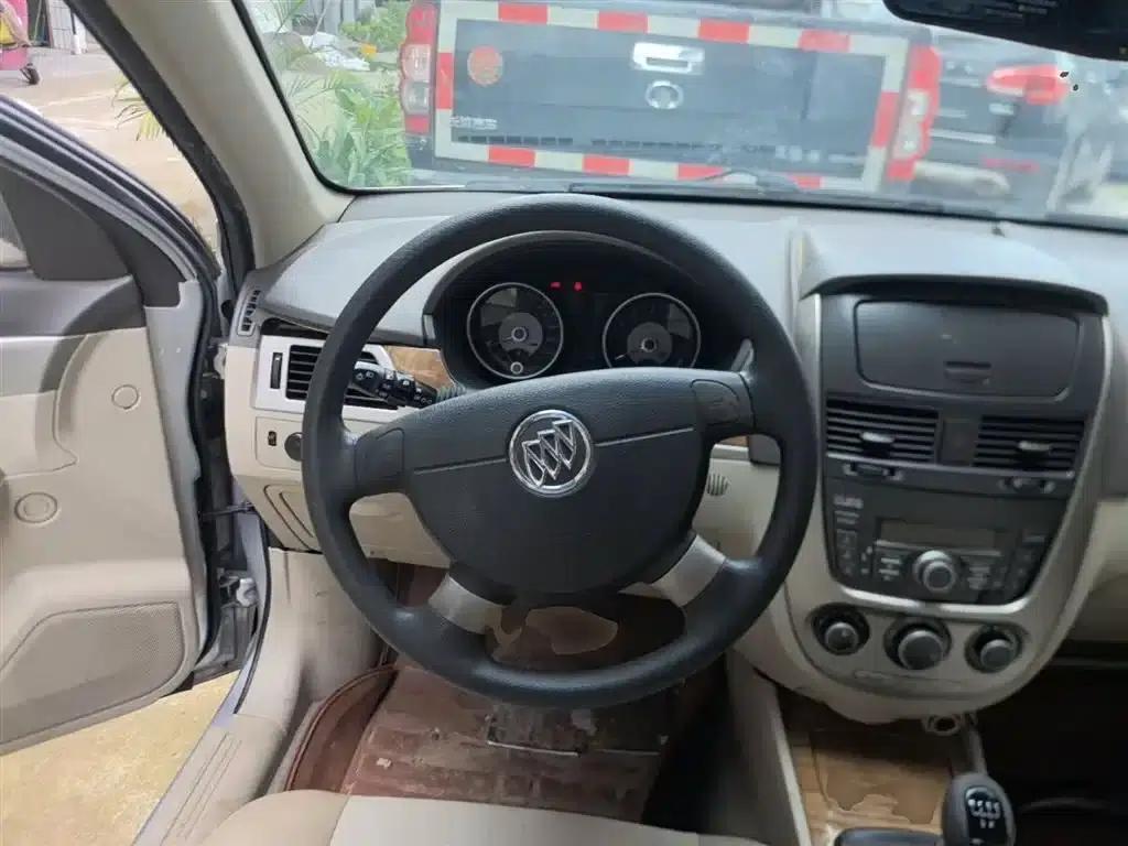 Buick Excelle 2015 1.5L Manual Classic — миниатюра 11