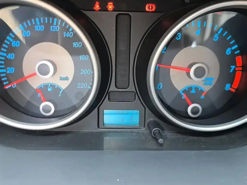 Buick Excelle 2015 1.5L Manual Classic — миниатюра 12