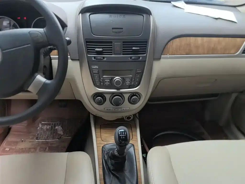 Buick Excelle 2015 1.5L Manual Classic — миниатюра 13