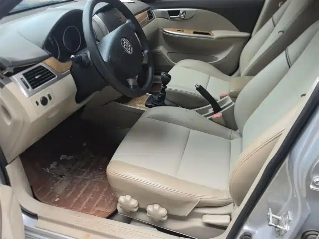 Buick Excelle 2015 1.5L Manual Classic — миниатюра 15