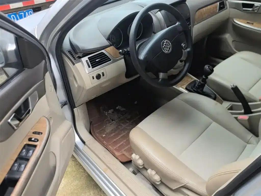 Buick Excelle 2015 1.5L Manual Classic — миниатюра 16