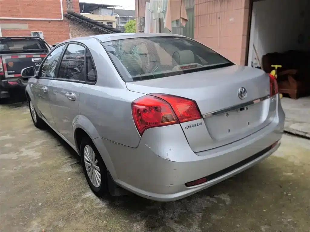 Buick Excelle 2015 1.5L Manual Classic — миниатюра 5