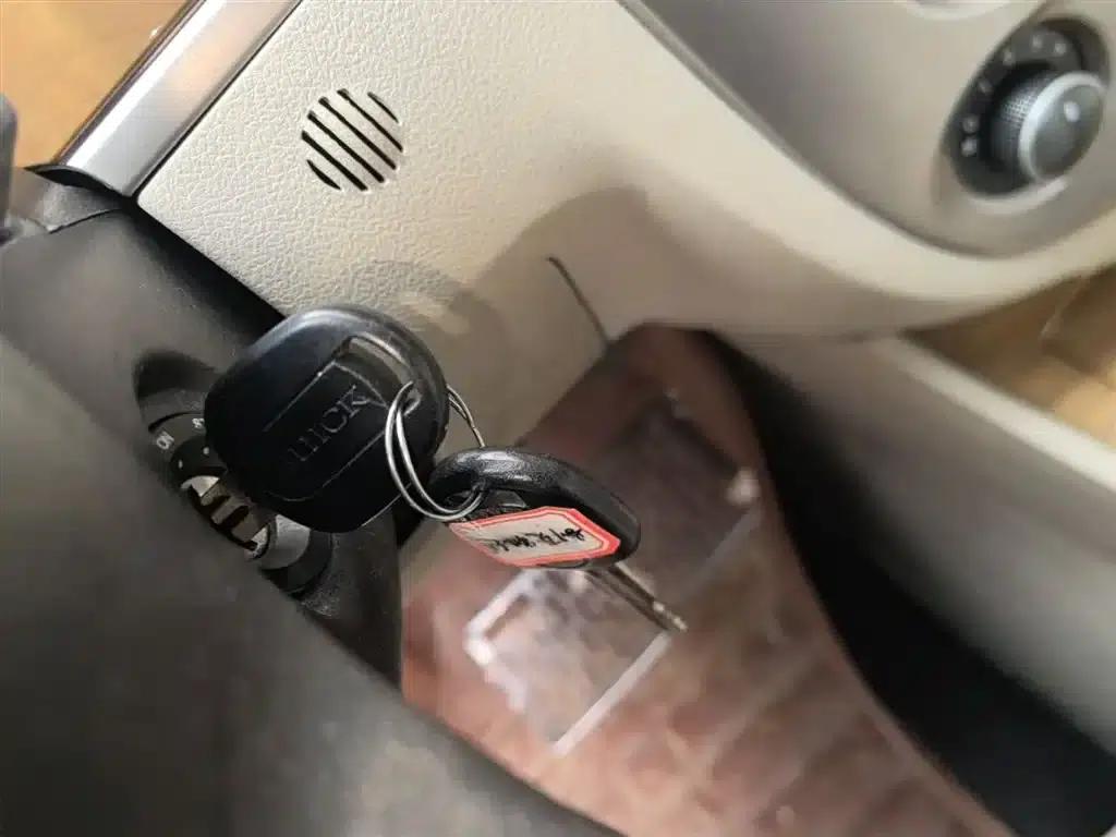 Buick Excelle 2015 1.5L Manual Classic — миниатюра 9