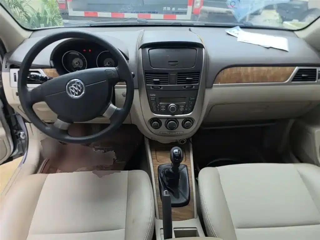 Buick Excelle 2015 1.5L Manual Classic — миниатюра 10