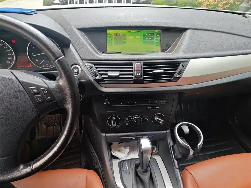 BMW X1 2013 sDrive18i Fashion Edition — миниатюра 6
