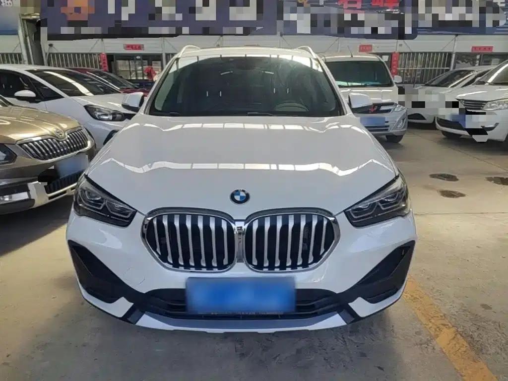 BMW X1 2022 sDrive25Li Leading Edition — миниатюра 3