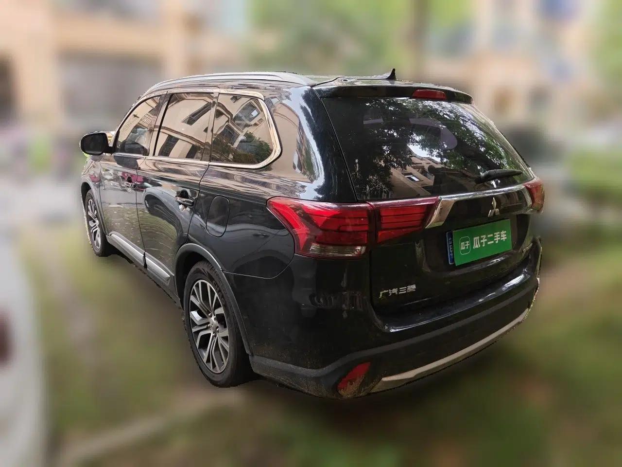Mitsubishi Outlander 2018 2.0L Two-Wheel Drive Glory Edition 5 Seats — миниатюра 4