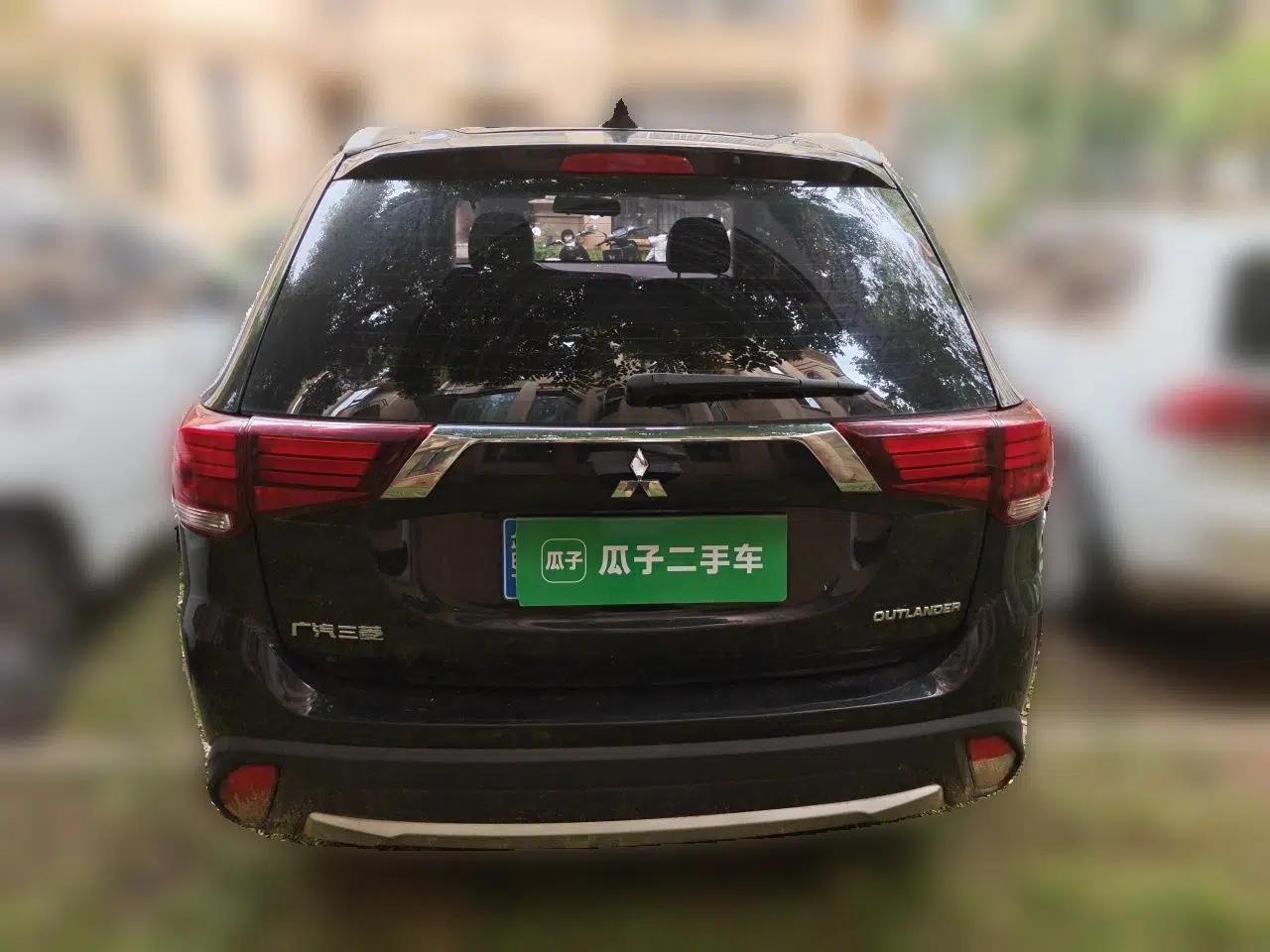 Mitsubishi Outlander 2018 2.0L Two-Wheel Drive Glory Edition 5 Seats — миниатюра 5