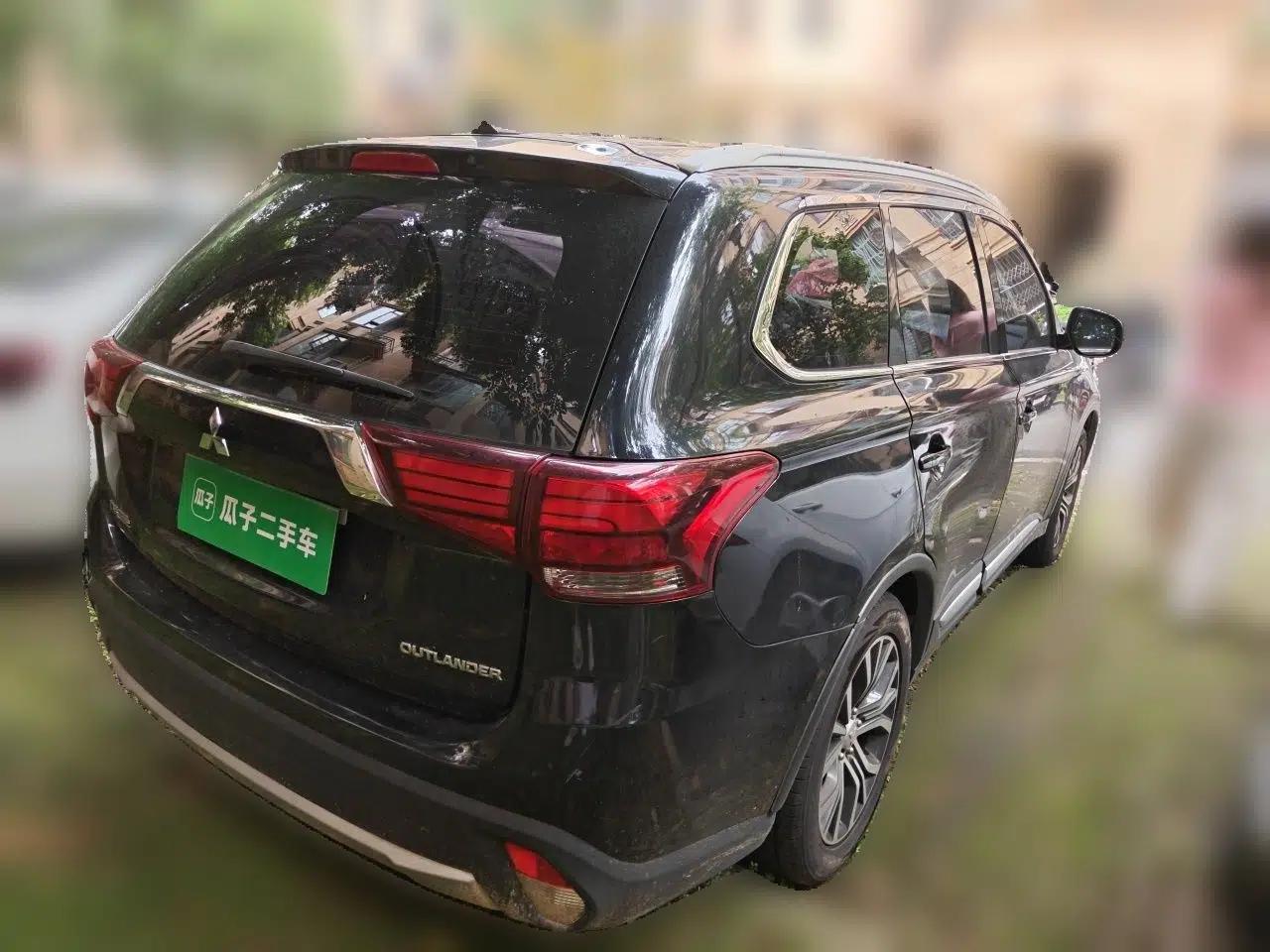 Mitsubishi Outlander 2018 2.0L Two-Wheel Drive Glory Edition 5 Seats — миниатюра 6