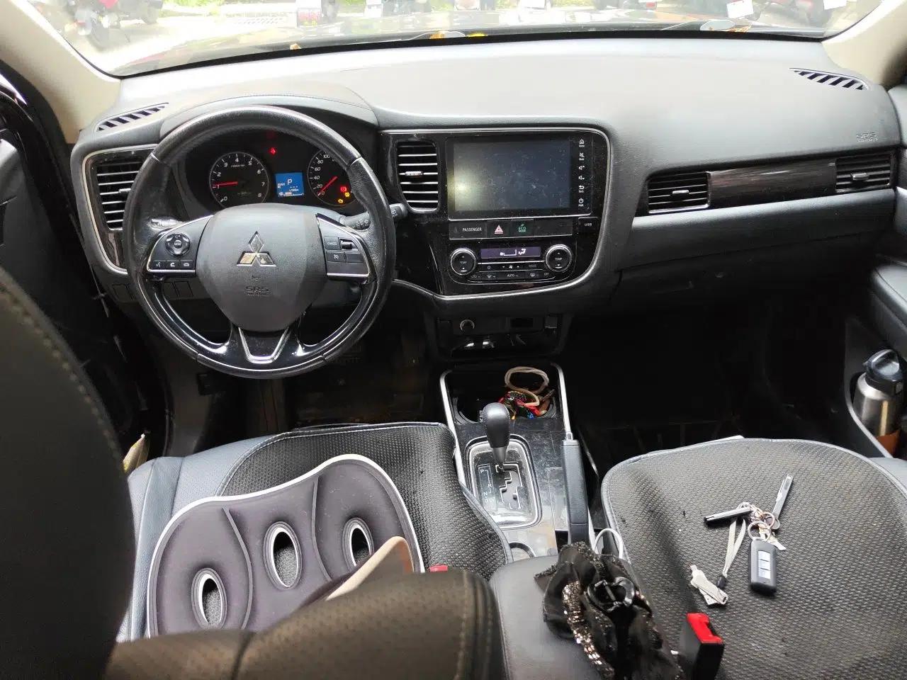 Mitsubishi Outlander 2018 2.0L Two-Wheel Drive Glory Edition 5 Seats — миниатюра 9