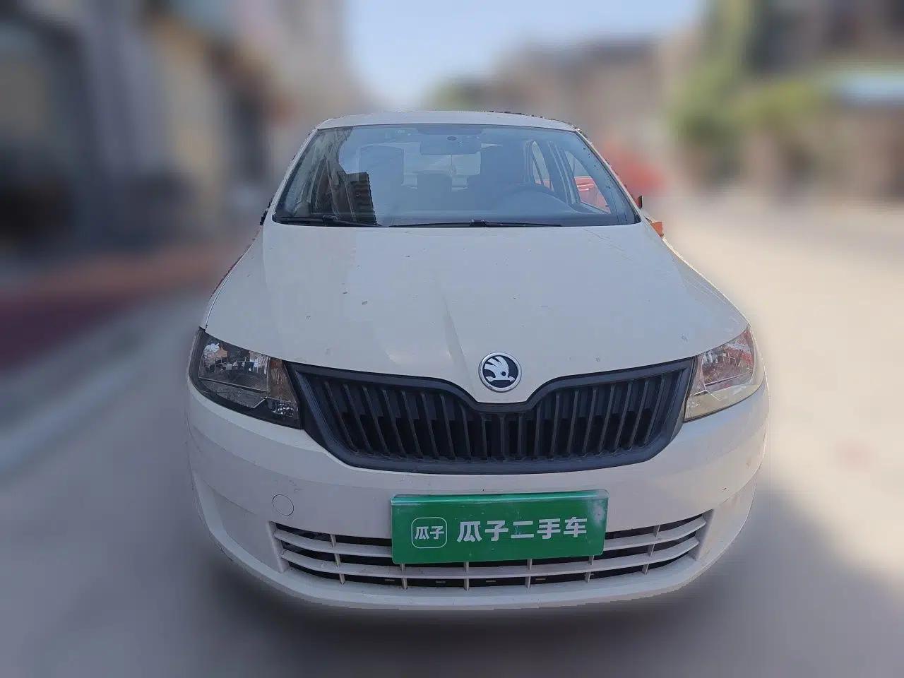 Skoda Rapid 2016 1.4L Manual Front-Wheel Drive Model — миниатюра 2