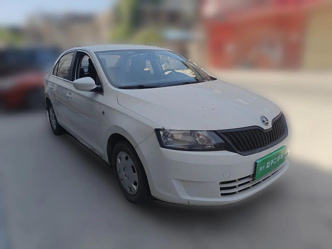 Skoda Rapid 2016 1.4L Manual Front-Wheel Drive Model — миниатюра 3