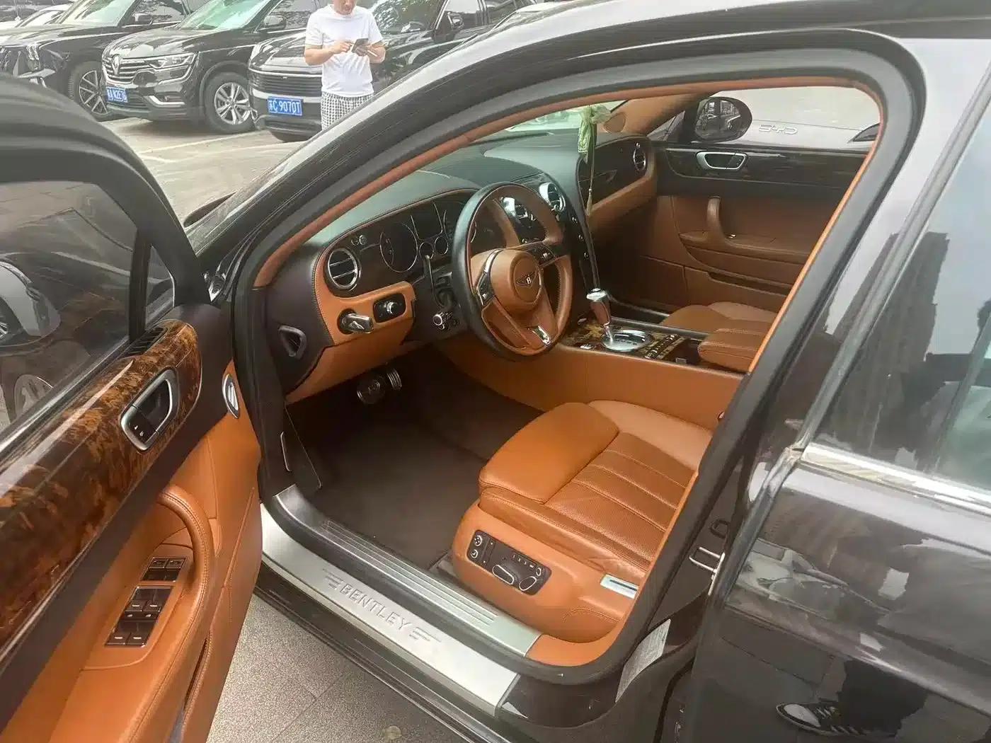 2010 Flying Spur 6.0T Five-Seater — миниатюра 3