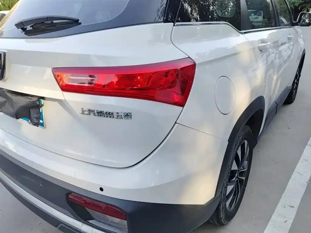 Baojun 530 2020 1.5T CVT Premium Connected Edition 7-seater — миниатюра 8