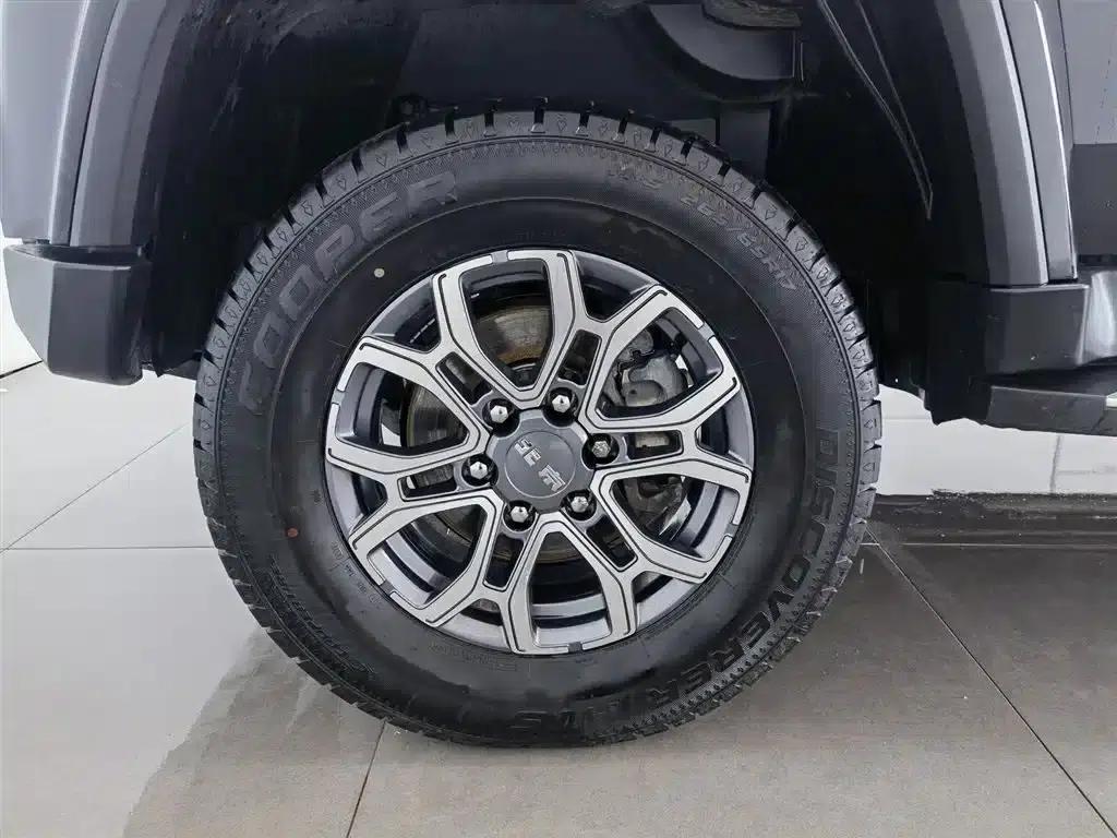 Beijing BJ40 2023 2.0T Automatic 4WD City Hunter Edition (Hero Model) — миниатюра 17