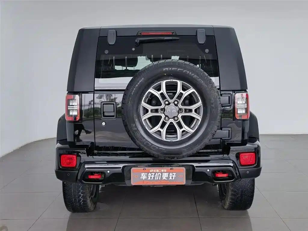 Beijing BJ40 2023 2.0T Automatic 4WD City Hunter Edition (Hero Model) — миниатюра 4