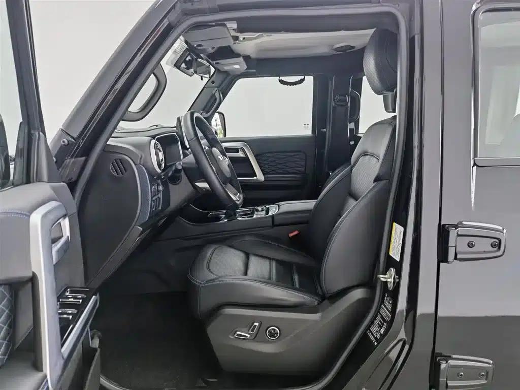 Beijing BJ40 2023 2.0T Automatic 4WD City Hunter Edition (Hero Model) — миниатюра 10