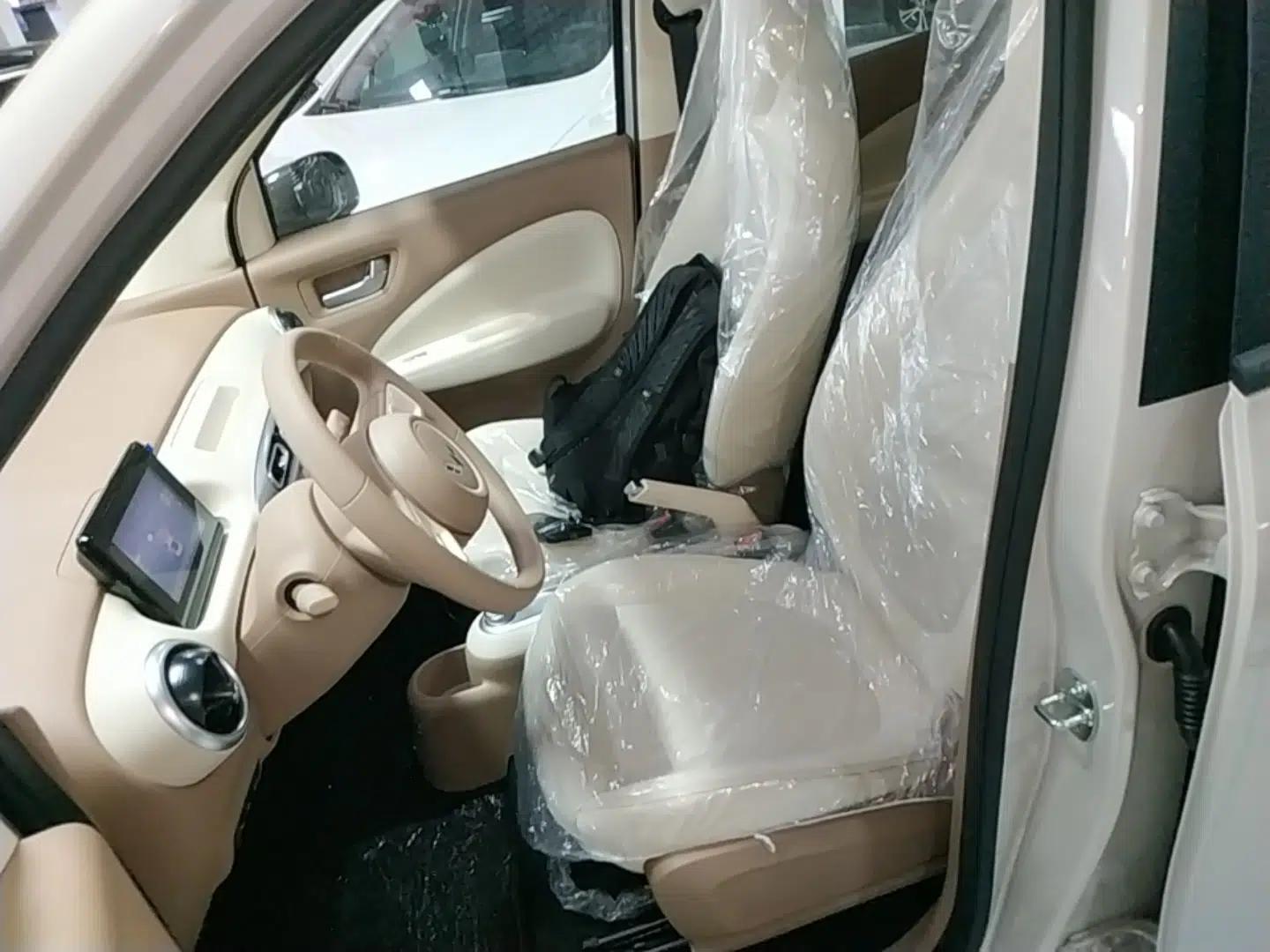Wuling Hongguang MINIEV 2025 Four-Door Version Advanced Edition — миниатюра 17