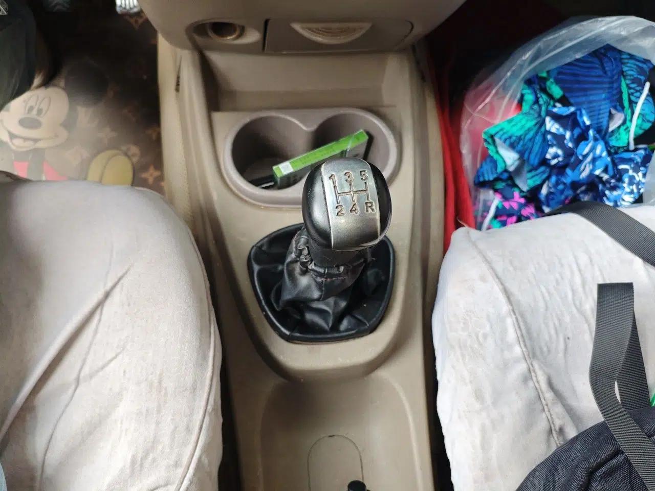 Wuling Hongguang 2010 1.2L Comfort Edition China IV — миниатюра 14
