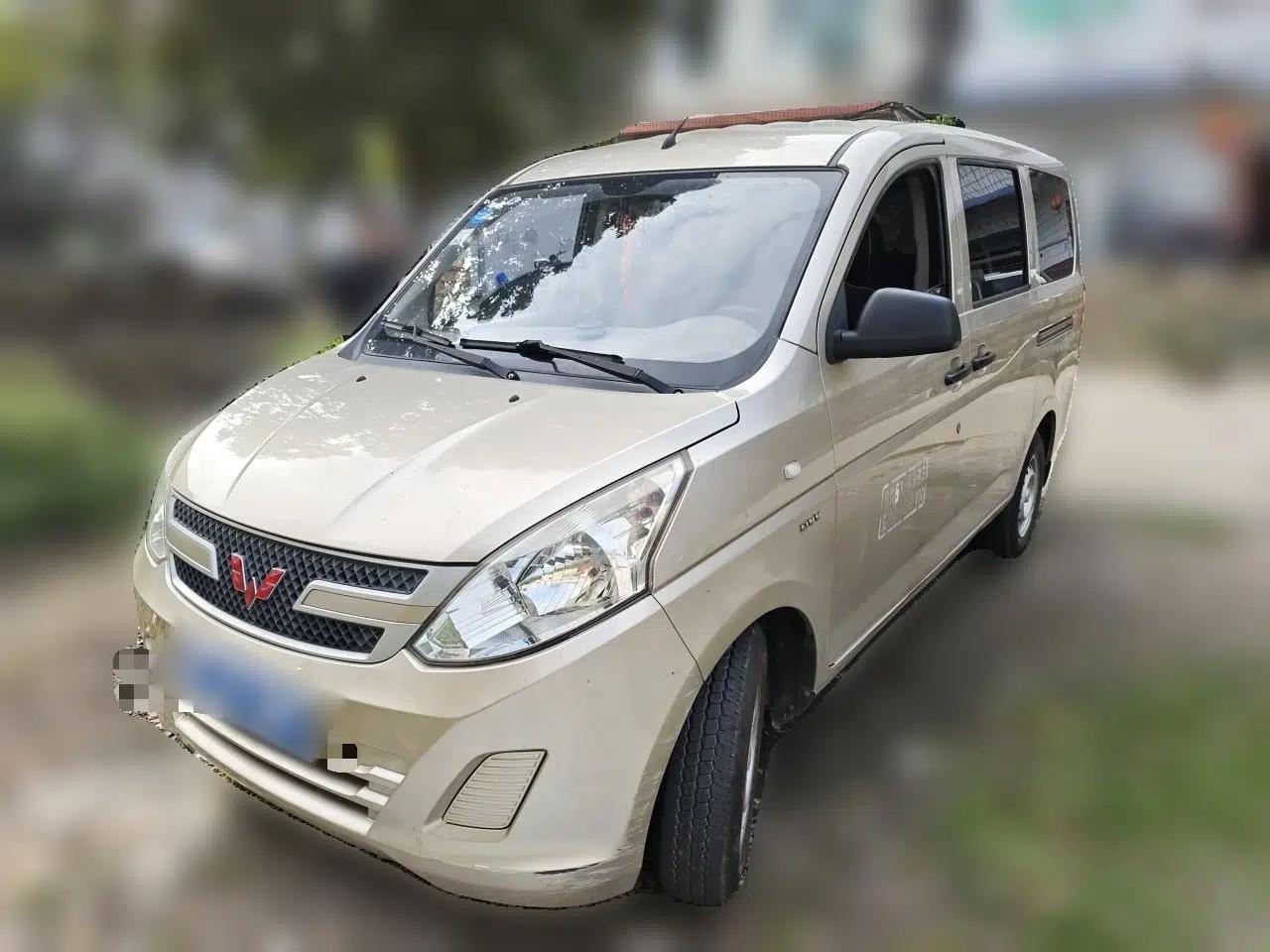 Wuling Hongguang 2018 1.5L Classic S Base Model — миниатюра 1