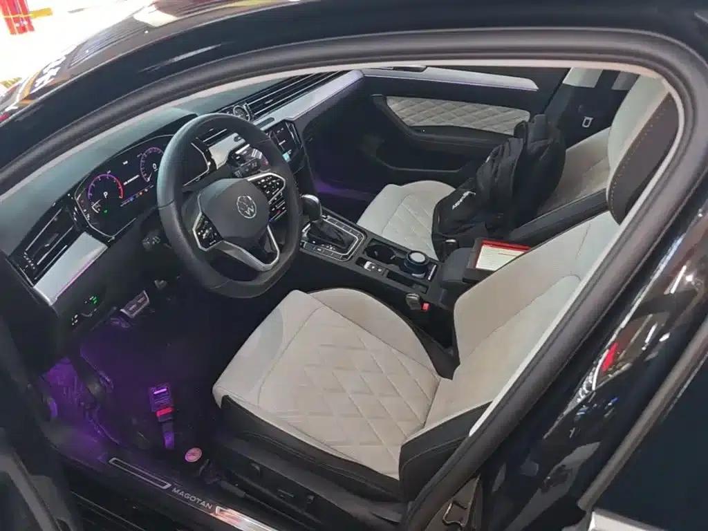 2024 Volkswagen Magotan 330TSI DSG Luxury Edition (2 Million Units Limited Edition) — миниатюра 15