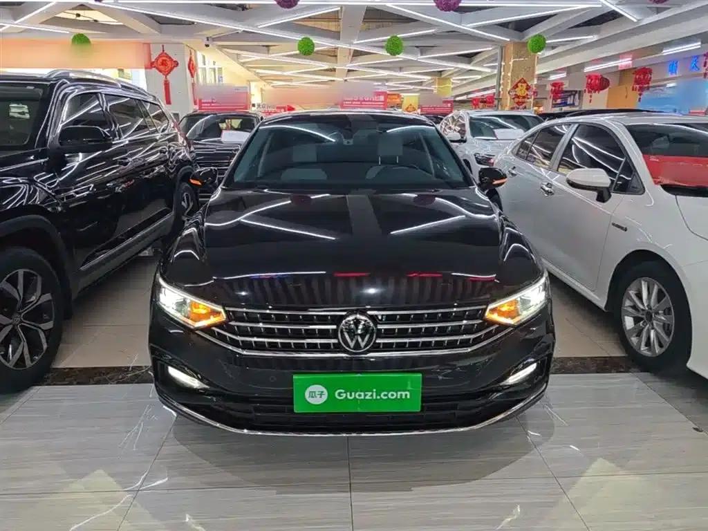 2024 Volkswagen Magotan 330TSI DSG Luxury Edition (2 Million Units Limited Edition) — миниатюра 3