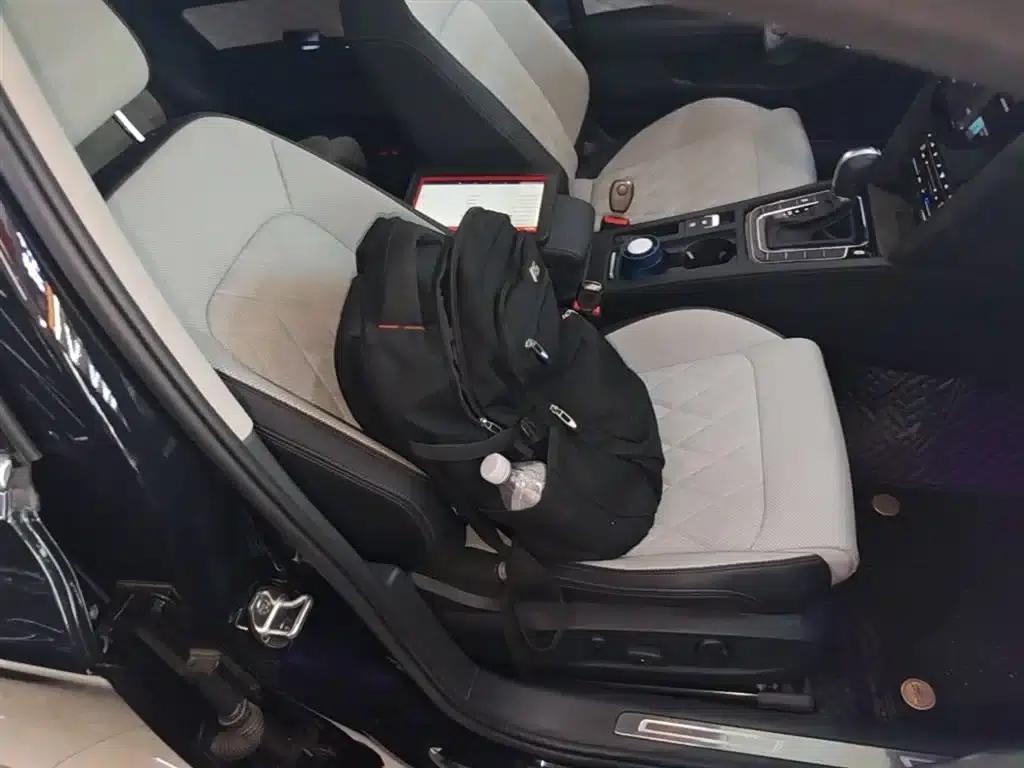 2024 Volkswagen Magotan 330TSI DSG Luxury Edition (2 Million Units Limited Edition) — миниатюра 25