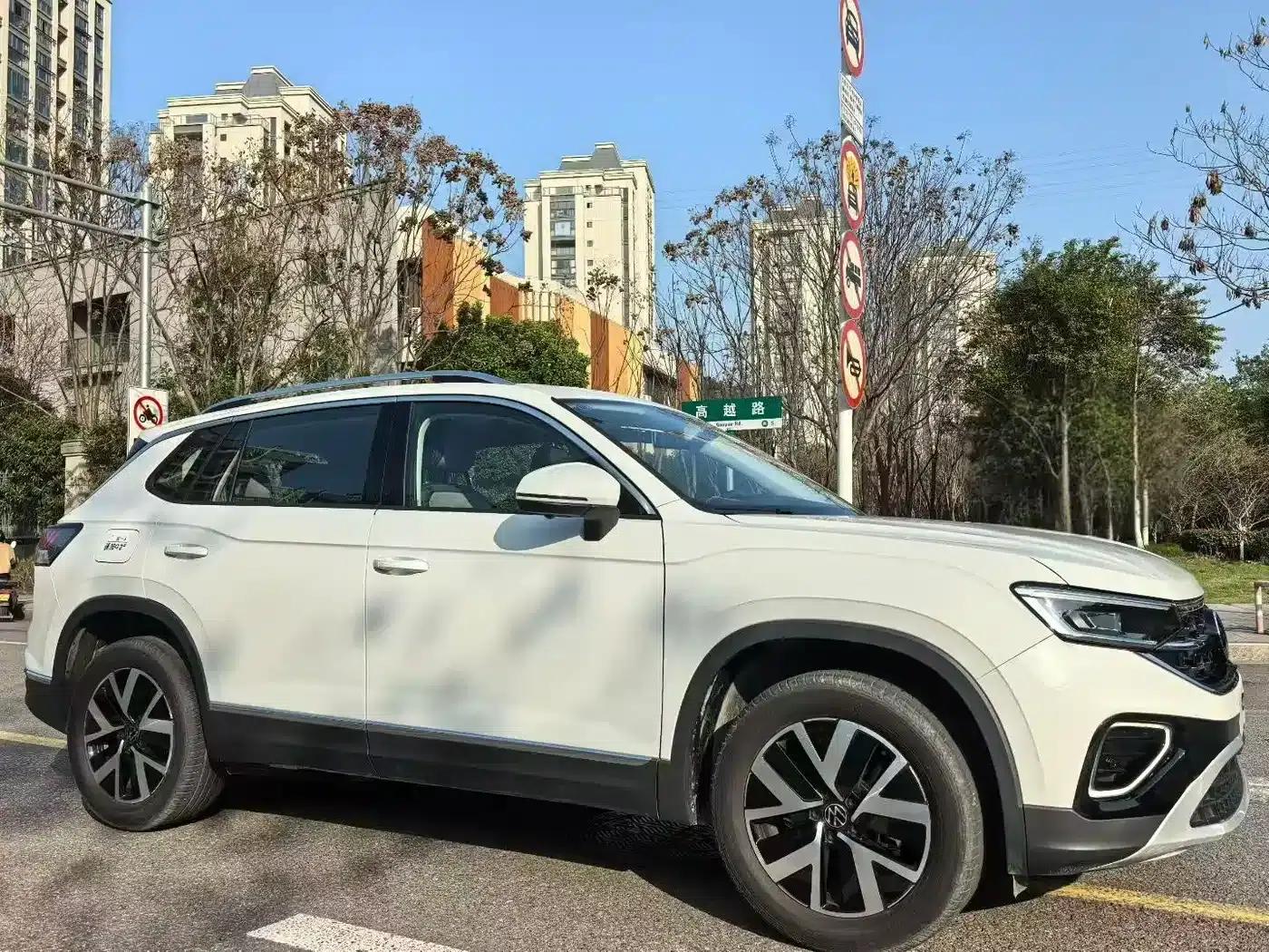 Tayron 2026 Model 30 Million Unit Selection Edition 300TSI — миниатюра 3