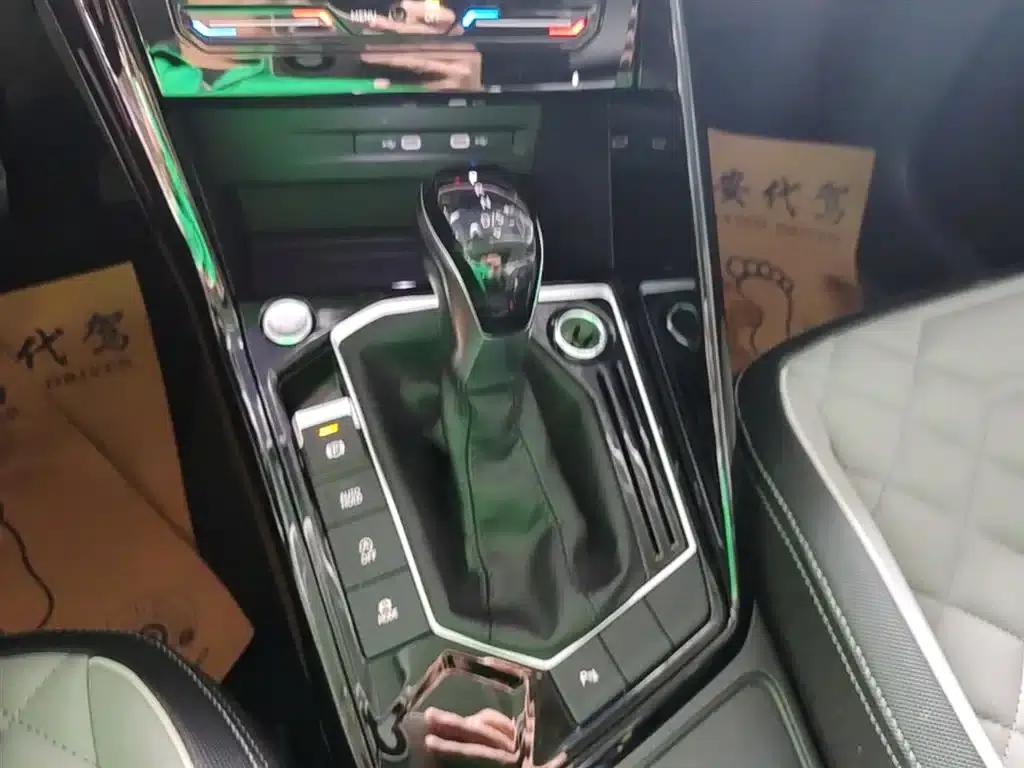 Tayron 2024 330TSI 2WD Luxury Plus Advanced Edition — миниатюра 14