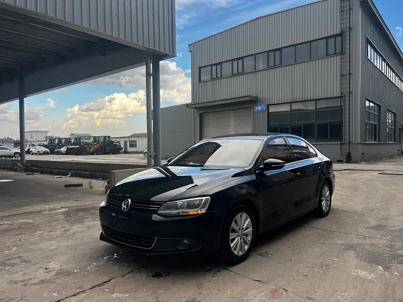 2014 Volkswagen Sagitar Facelift 1.4TSI Automatic Luxury — миниатюра 1