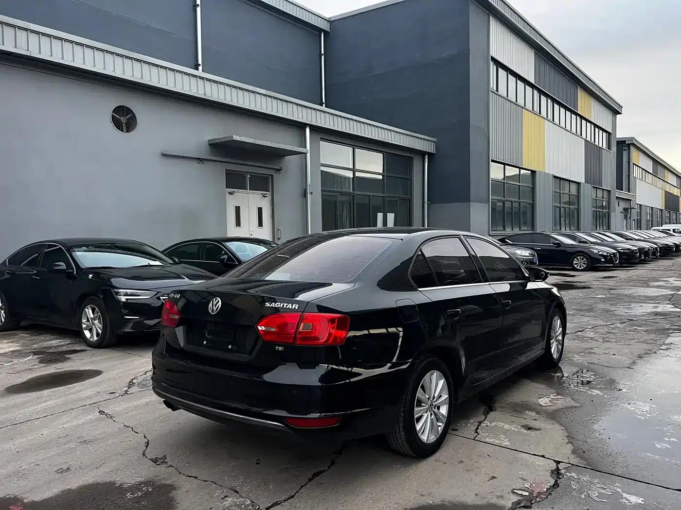 2014 Volkswagen Sagitar Facelift 1.4TSI Automatic Luxury — миниатюра 14