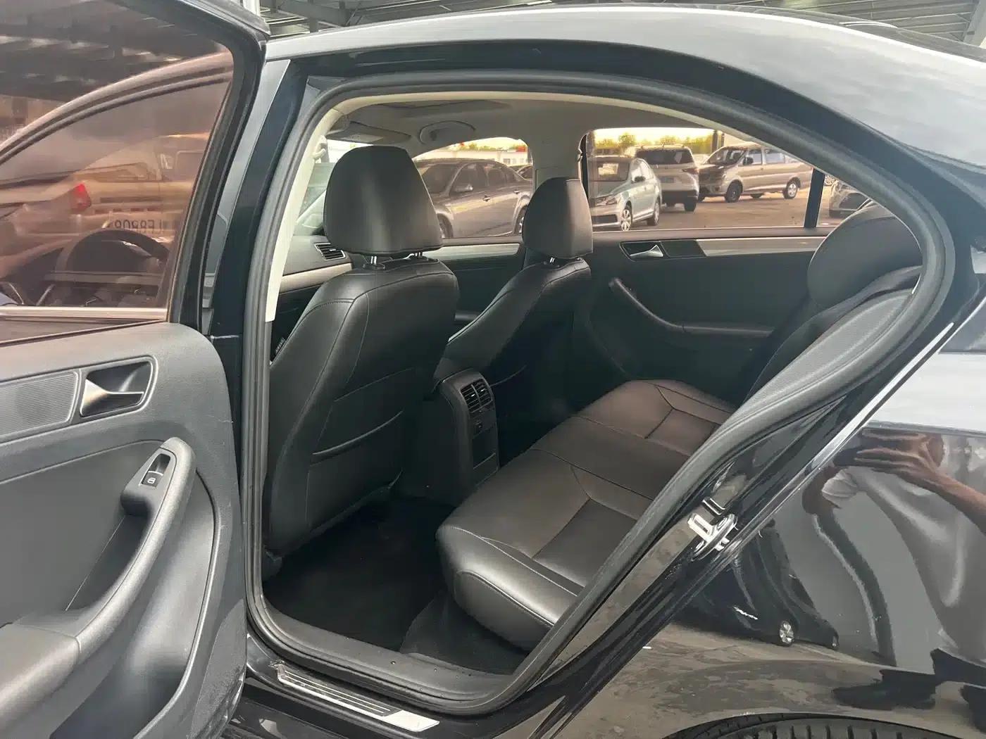 2014 Volkswagen Sagitar Facelift 1.4TSI Automatic Luxury — миниатюра 7