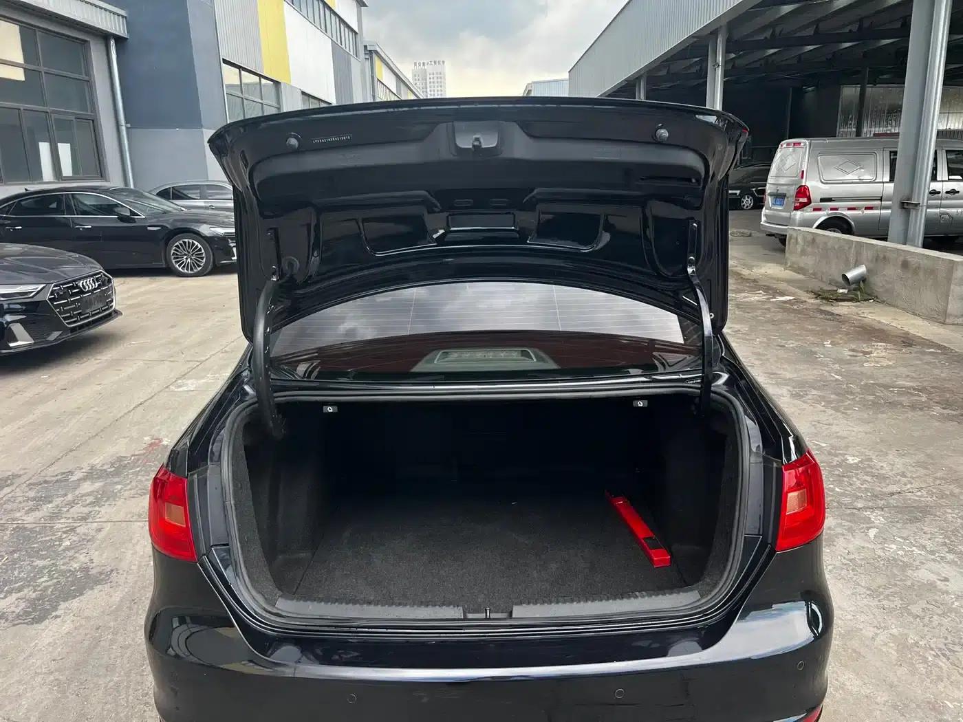 2014 Volkswagen Sagitar Facelift 1.4TSI Automatic Luxury — миниатюра 10