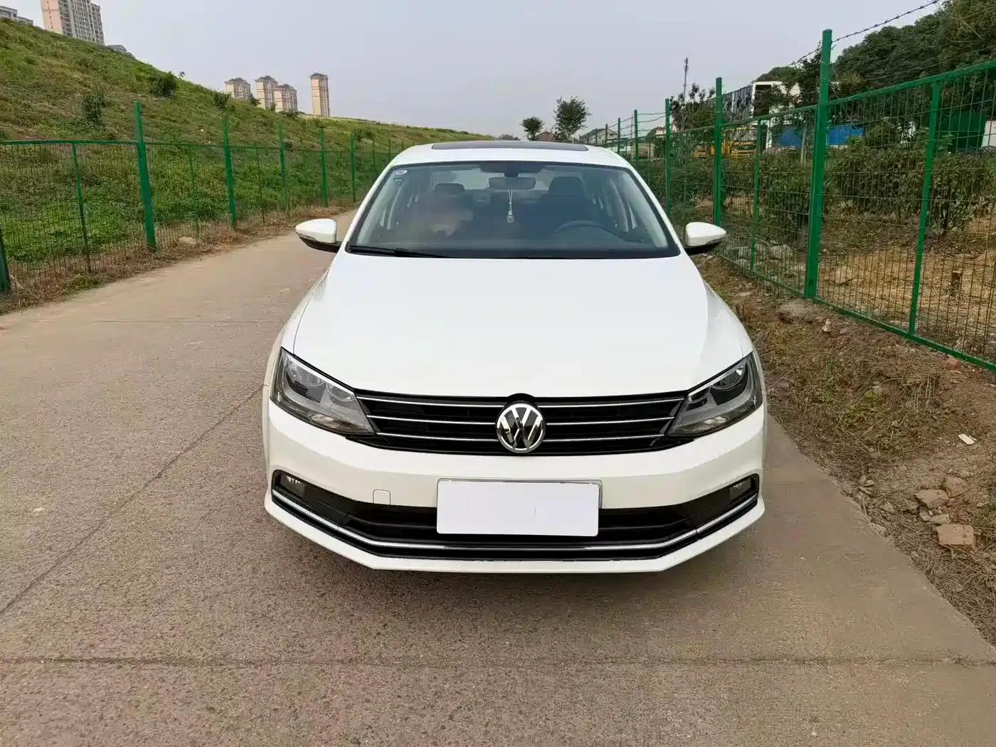2018 Volkswagen Sagitar 1.6L Automatic Comfort Model — миниатюра 2