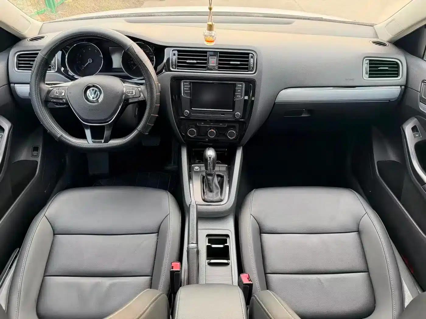 2018 Volkswagen Sagitar 1.6L Automatic Comfort Model — миниатюра 6