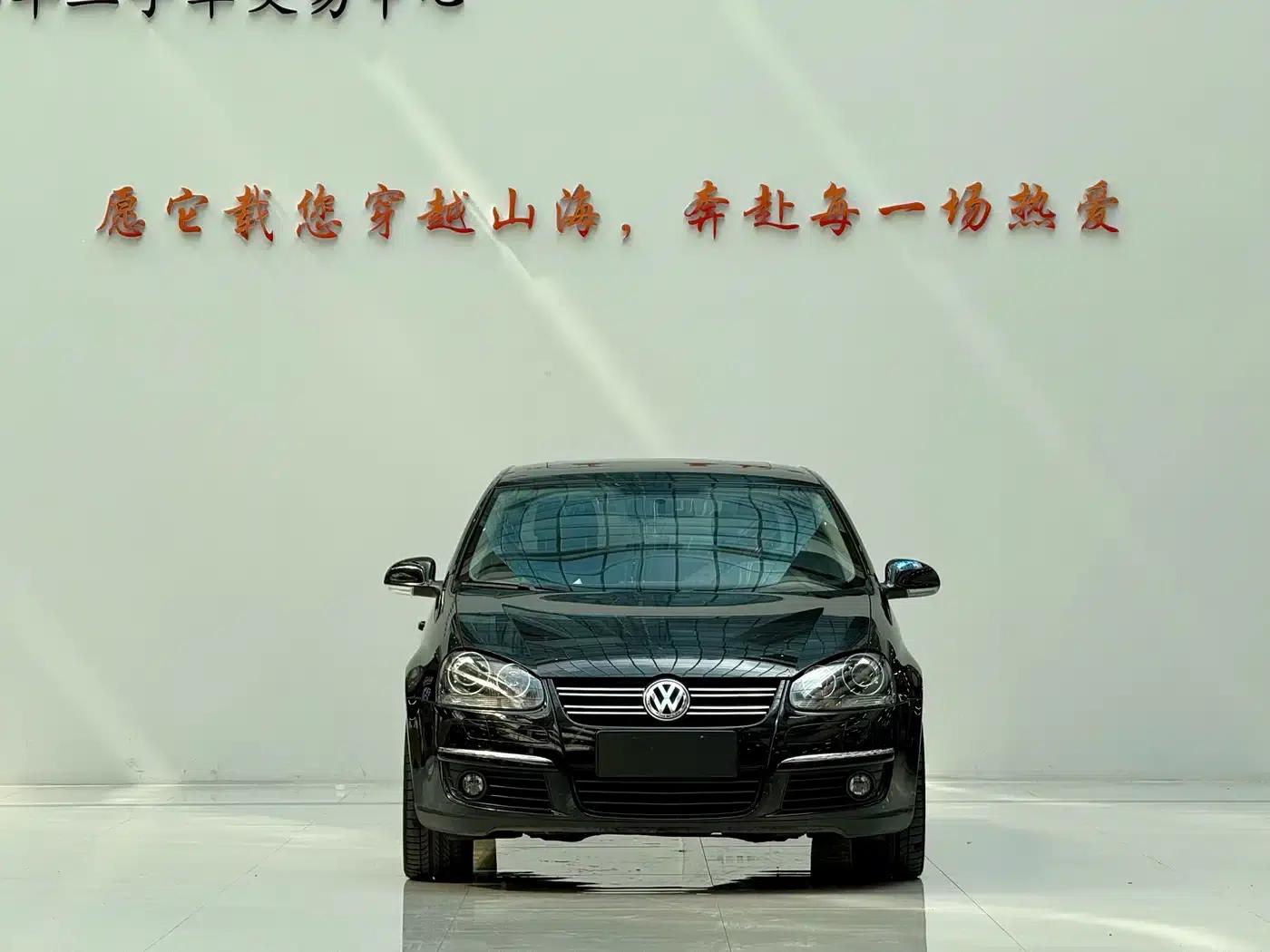2010 Volkswagen Sagitar 1.8TSI Automatic Champion Edition — миниатюра 2