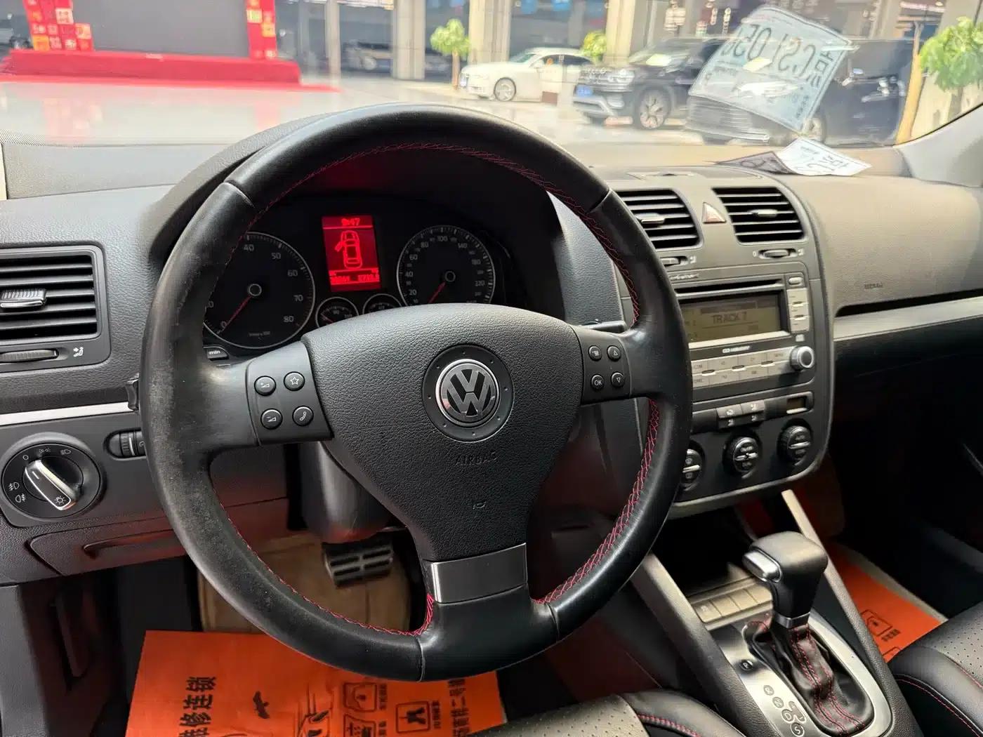 2010 Volkswagen Sagitar 1.8TSI Automatic Champion Edition — миниатюра 12