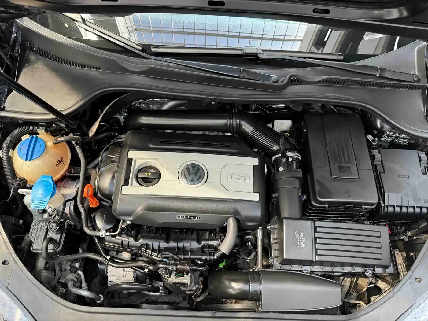2010 Volkswagen Sagitar 1.8TSI Automatic Champion Edition — миниатюра 19