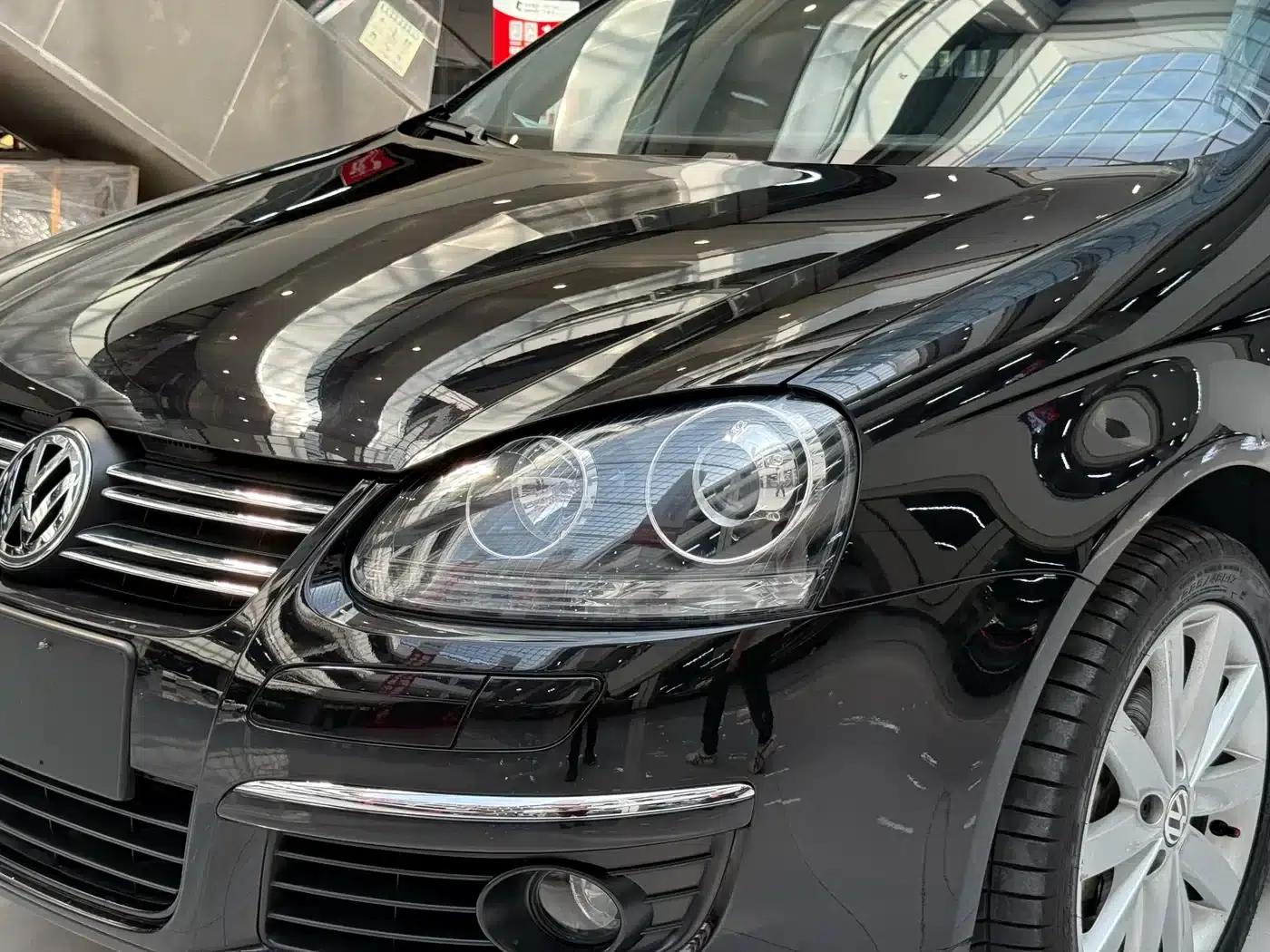 2010 Volkswagen Sagitar 1.8TSI Automatic Champion Edition — миниатюра 8