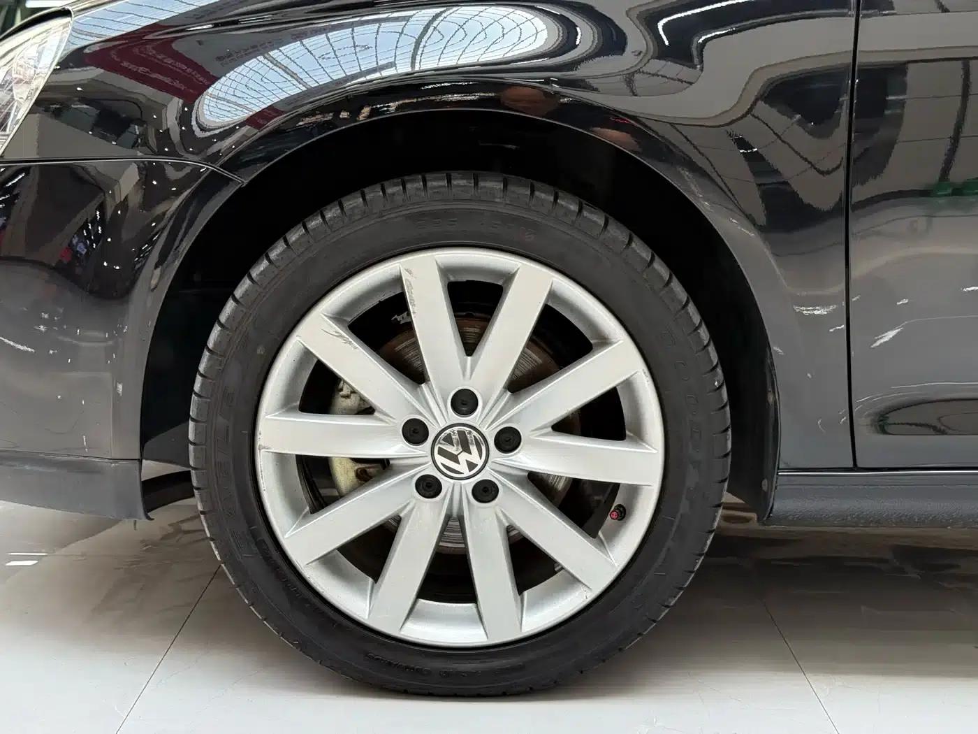 2010 Volkswagen Sagitar 1.8TSI Automatic Champion Edition — миниатюра 9