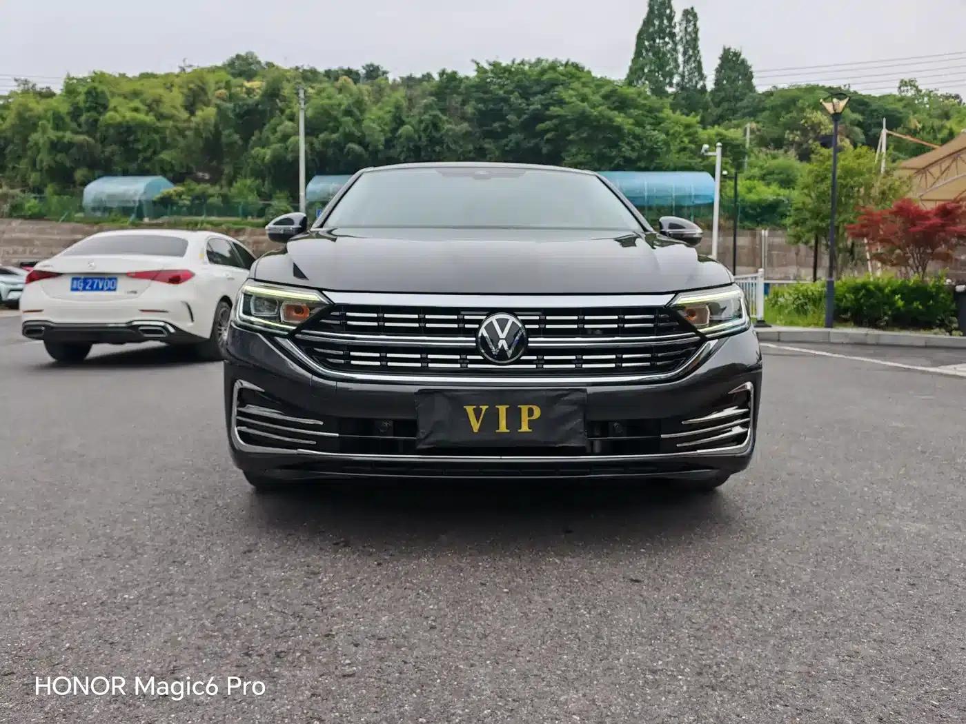 2023 Volkswagen Sagitar 300TSI DSG Super Edition — миниатюра 2