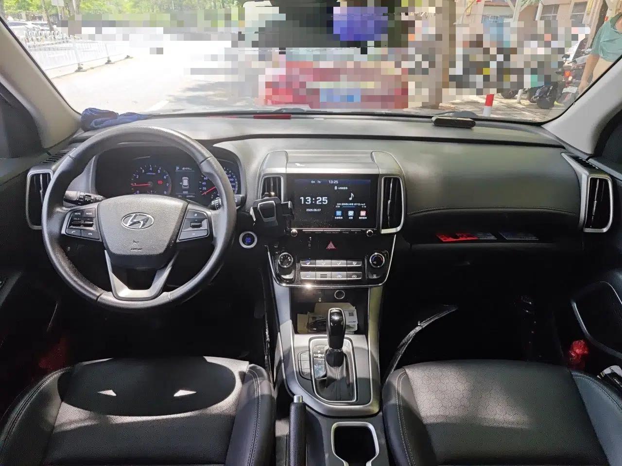 Hyundai ix35 2019 2.0L Automatic 2WD Zhiyong·Changxiang Edition China VI Standard — миниатюра 9