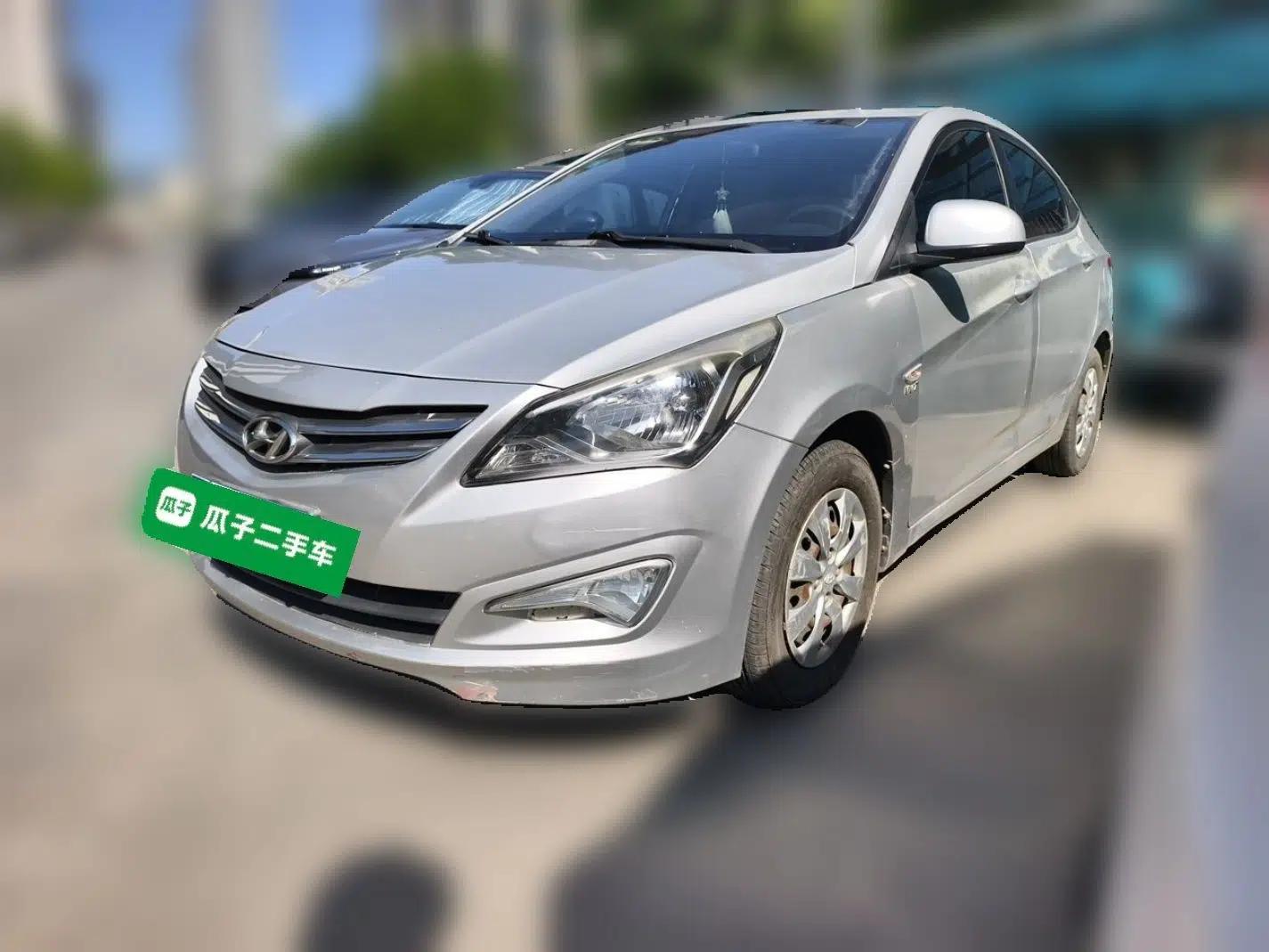 Hyundai Verna (older generation) 2014 1.4L Manual Smart GLS Trim — миниатюра 1