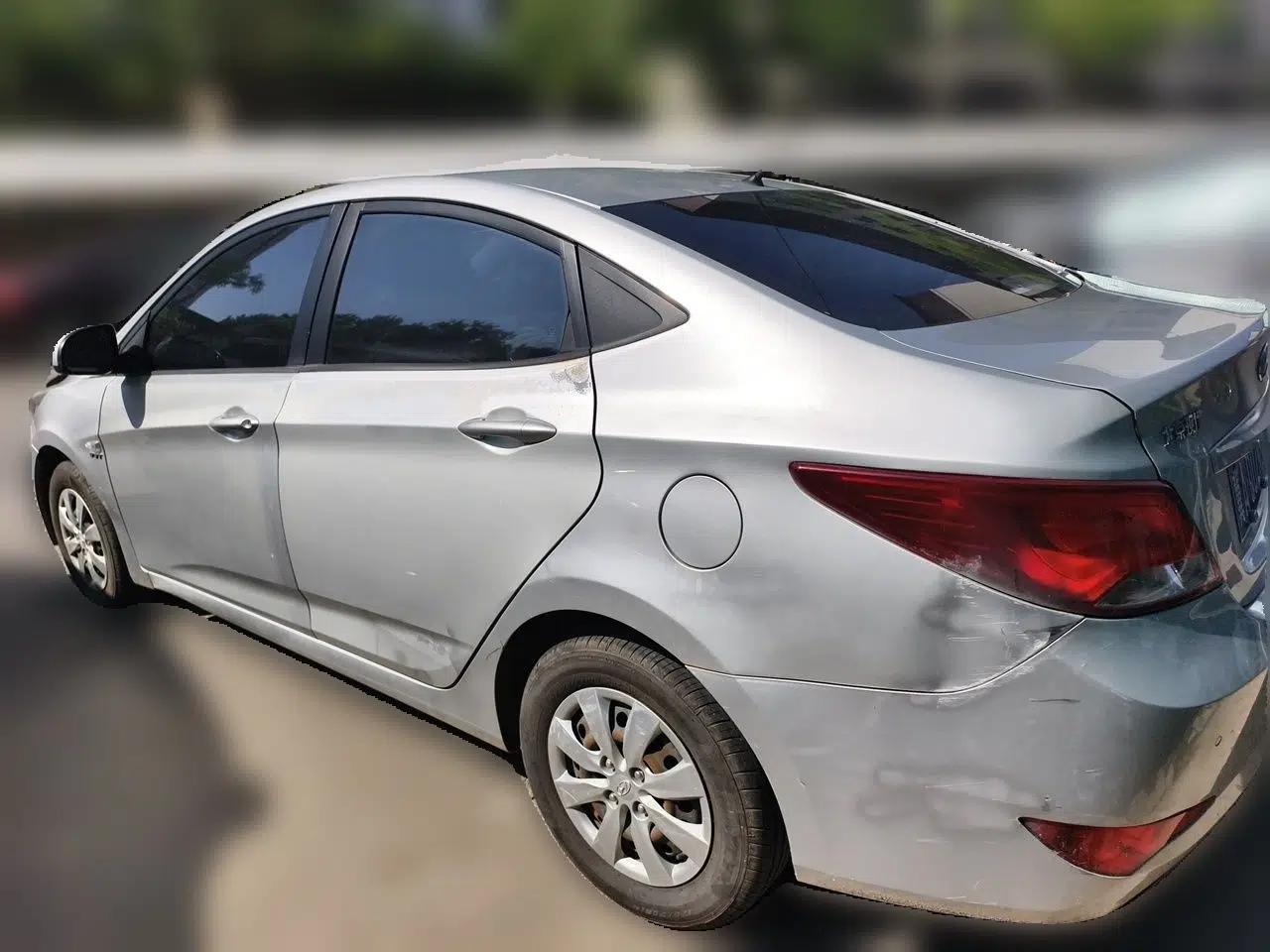 Hyundai Verna (older generation) 2014 1.4L Manual Smart GLS Trim — миниатюра 4